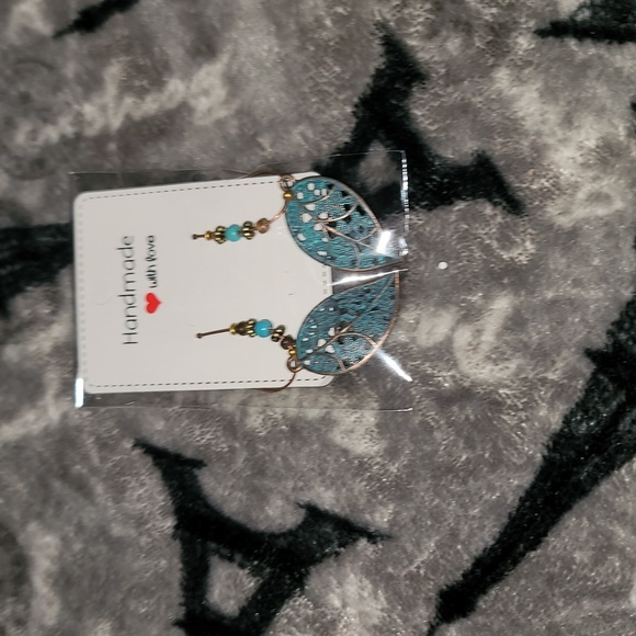 Earrings - Picture 4 of 5